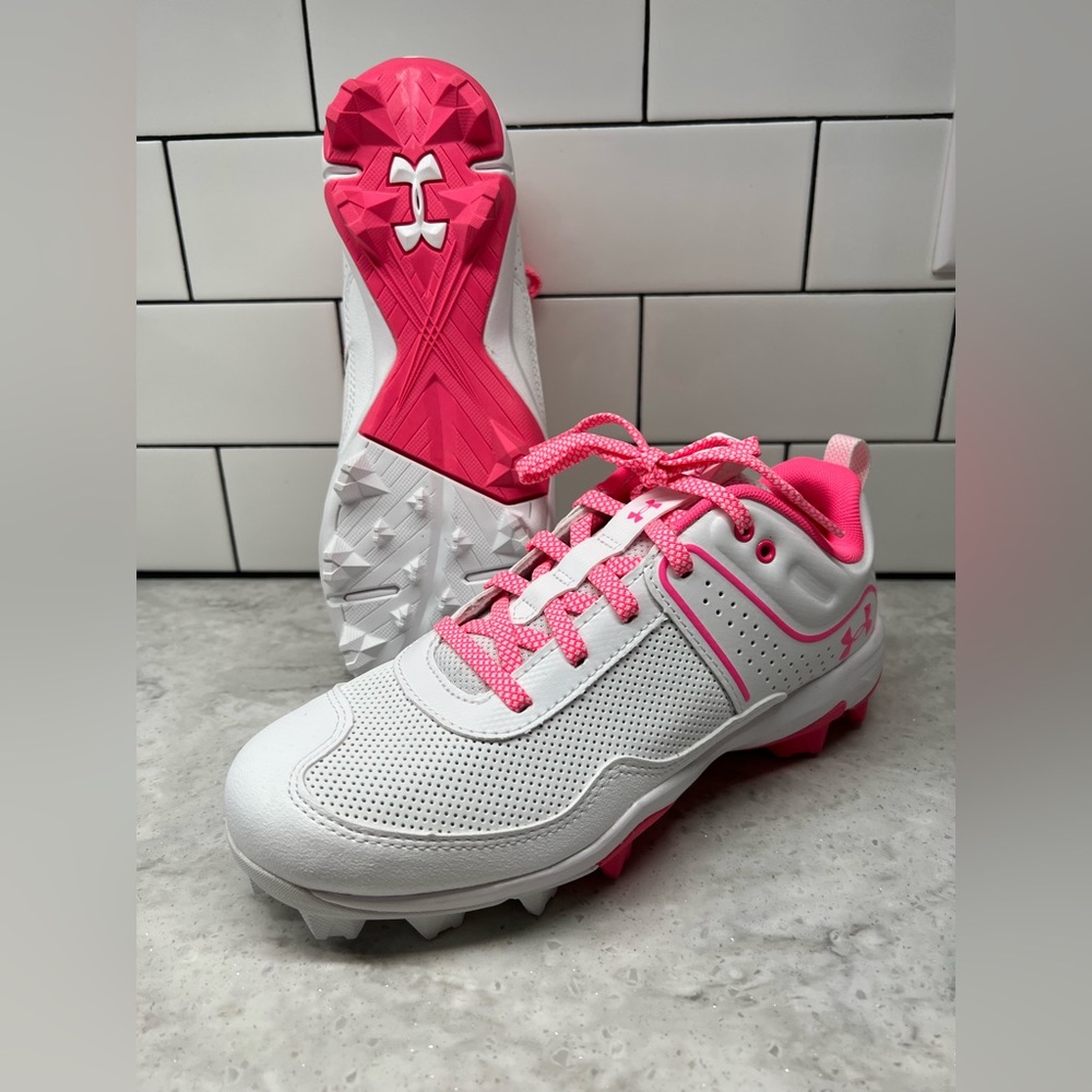 Under Armour girls Glyde RM jr pink cleats